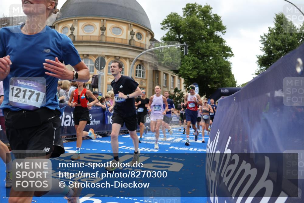 29.06.2025 - hella hamburg halbmarathon Strokosch-Dieckow http://msf.ph/oto/8270300 29.06.2025 10:46:25 Ziel 1600, 2222, 2842, 4237, 4497, 5459, 6421, 6691, 6978, 7335, 8142, 8482, 8981, 9232, 9386, 9529, 9786, 11185, 11773, 12171, 12651, 12891, 13698, 14045, 14200, 14228, 14262, 14482, 15157, 16127, 17281, 17461, 18118, 18211, 18637, 18882, 19209 meine-sportfotos.de