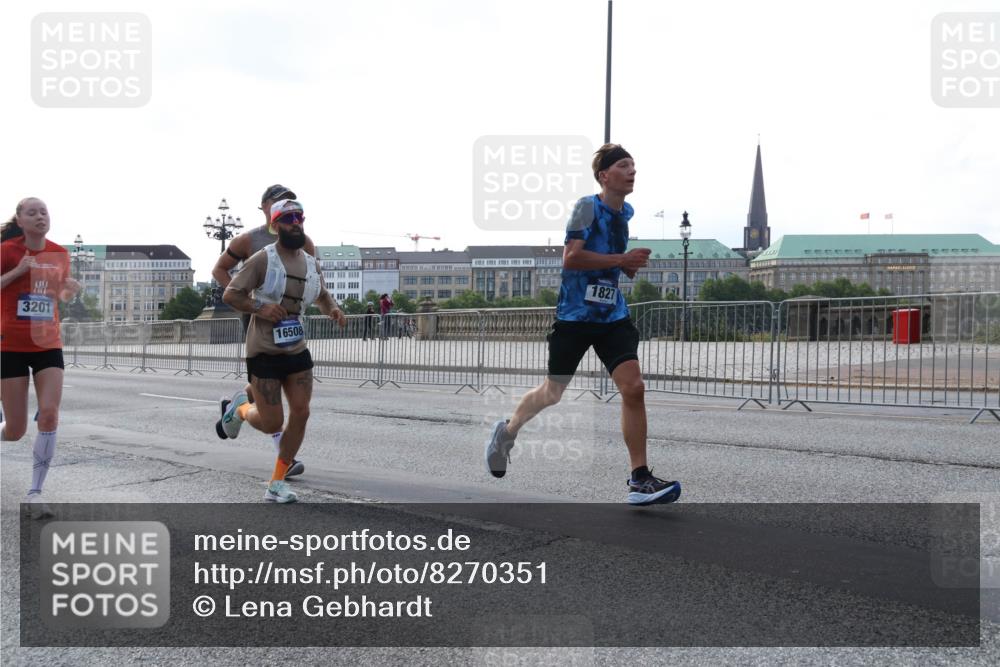29.06.2025 - hella hamburg halbmarathon Lena Gebhardt http://msf.ph/oto/8270351 29.06.2025 09:44:52 Lombardsbrücke 3201, 16508, 1827, 1065, 1827, 2021, 2879, 3075, 3201, 3845, 3968, 4678, 5269, 5367, 6619, 7349, 8473, 8731, 10106, 10156, 10848, 11169, 11877, 12287, 12337, 12369, 12900, 13779, 13838, 13956, 14164, 14828, 15268, 15576, 15583, 15880, 16118, 16377, 16508, 16713, 16736, 17258, 17354, 17428, 18567, 18699, 19114 meine-sportfotos.de