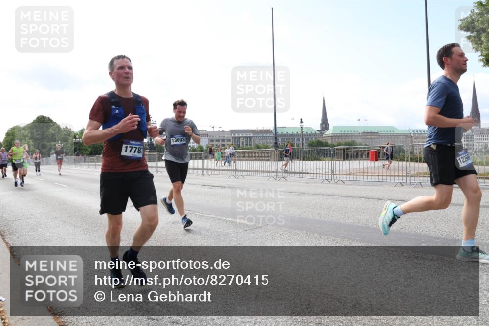 29.06.2025 - hella hamburg halbmarathon Lena Gebhardt http://msf.ph/oto/8270415 29.06.2025 10:11:21 Lombardsbrücke 1166, 1723, 1781, 1866, 2868, 3837, 4287, 5254, 5653, 7271, 7370, 8115, 8171, 8206, 8207, 8368, 8561, 8807, 8810, 9119, 10196, 10372, 11149, 11321, 11755, 12286, 12556, 12571, 12790, 12836, 13203, 13603, 13939, 14008, 14022, 14149, 14270, 15009, 15252, 15797, 15908, 16383, 17142, 17500, 17787, 18278, 18382, 19172, 19241 meine-sportfotos.de