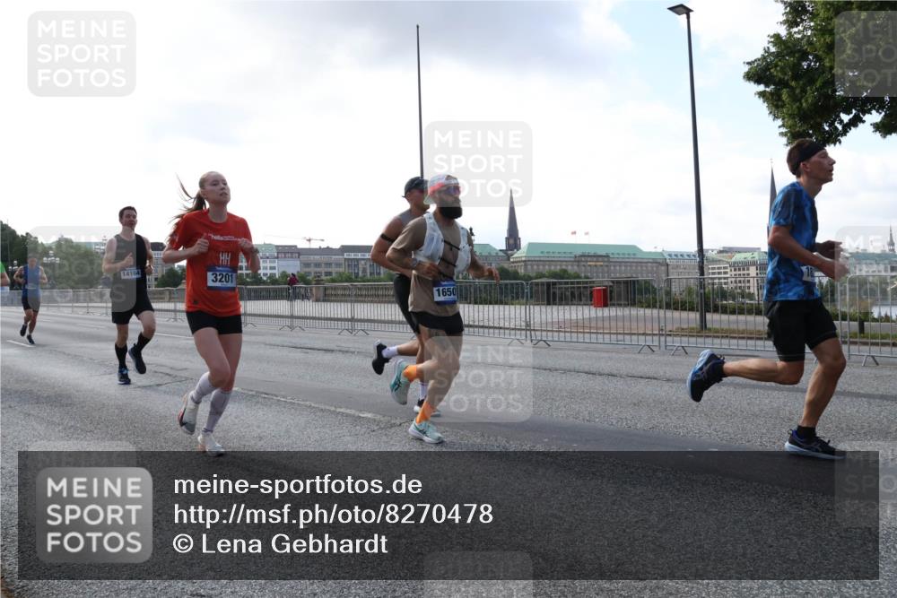 29.06.2025 - hella hamburg halbmarathon Lena Gebhardt http://msf.ph/oto/8270478 29.06.2025 09:44:52 Lombardsbrücke 14164, 3201, 1650, 1065, 1827, 2021, 2879, 3075, 3201, 3845, 3968, 4678, 5269, 5367, 6619, 7349, 8473, 8731, 10106, 10156, 10848, 11169, 11877, 12287, 12337, 12369, 12900, 13779, 13838, 13956, 14164, 14828, 15268, 15576, 15583, 15880, 16118, 16377, 16508, 16713, 16736, 17258, 17354, 17428, 18567, 18699, 19114 meine-sportfotos.de