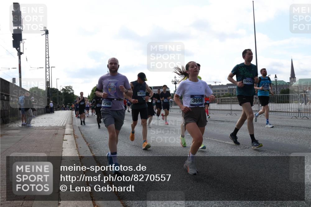 29.06.2025 - hella hamburg halbmarathon Lena Gebhardt http://msf.ph/oto/8270557 29.06.2025 09:57:27 Lombardsbrücke 14881, 12348, 18331, 3698, 16043, 6942, 1030, 1086, 1193, 1327, 1381, 1422, 1442, 1537, 1657, 1783, 2025, 2119, 2252, 2444, 2488, 2595, 2814, 2839, 2855, 2869, 3048, 3093, 3096, 3103, 3575, 3698, 3791, 3999, 4261, 4299, 4379, 4558, 4726, 4770, 4986, 5008, 5013, 5018, 5021, 5024, 5032, 5319, 5633, 5744, 5820, 5907, 6125, 6374, 6720, 6762, 6795, 6942, 7177, 7221, 7259, 7397, 7594, 7742, 7918, 7930, 7932, 7973, 8112, 8313, 8651, 8813, 8930, 9060, 9316, 10191 meine-sportfotos.de