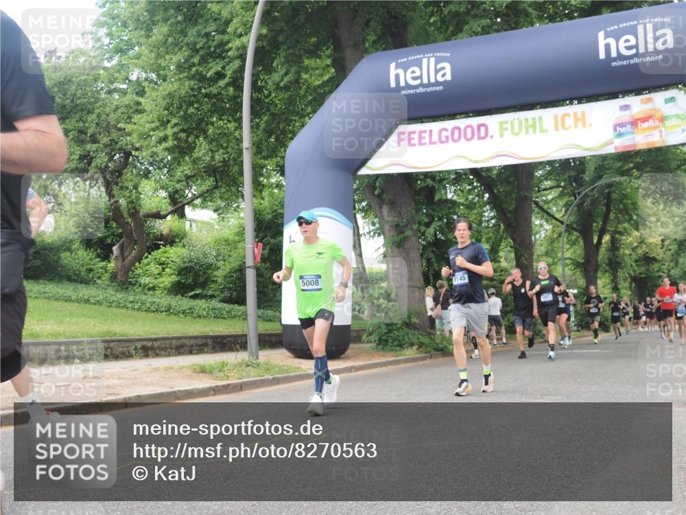 29.06.2025 - hella hamburg halbmarathon KatJ http://msf.ph/oto/8270563 29.06.2025 10:39:42 Zwischen KM18-KM19 1683, 4121, 5008 meine-sportfotos.de