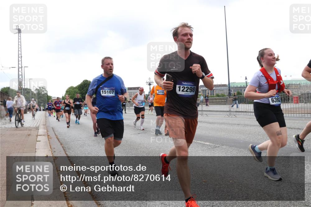 29.06.2025 - hella hamburg halbmarathon Lena Gebhardt http://msf.ph/oto/8270614 29.06.2025 10:46:19 Lombardsbrücke 1004, 1100, 1421, 1426, 1429, 1465, 1532, 1555, 1608, 1837, 1867, 1868, 2398, 2423, 2500, 2697, 2773, 2813, 2951, 2954, 3410, 3469, 4104, 4119, 4223, 4355, 4448, 4572, 4604, 5697, 5703, 5769, 5770, 5854, 5892, 6068, 6124, 6161, 6333, 6392, 7303, 7356, 7364, 7368, 7374, 7605, 7767, 7894, 7960, 7983, 8047, 8551, 8700, 9120, 9121, 9129, 9337, 9426, 9445, 9691, 10153, 10230, 10511, 11358, 11361, 11876, 11910, 12298, 12333, 12507, 12522, 13969, 14261, 15852, 16882 meine-sportfotos.de