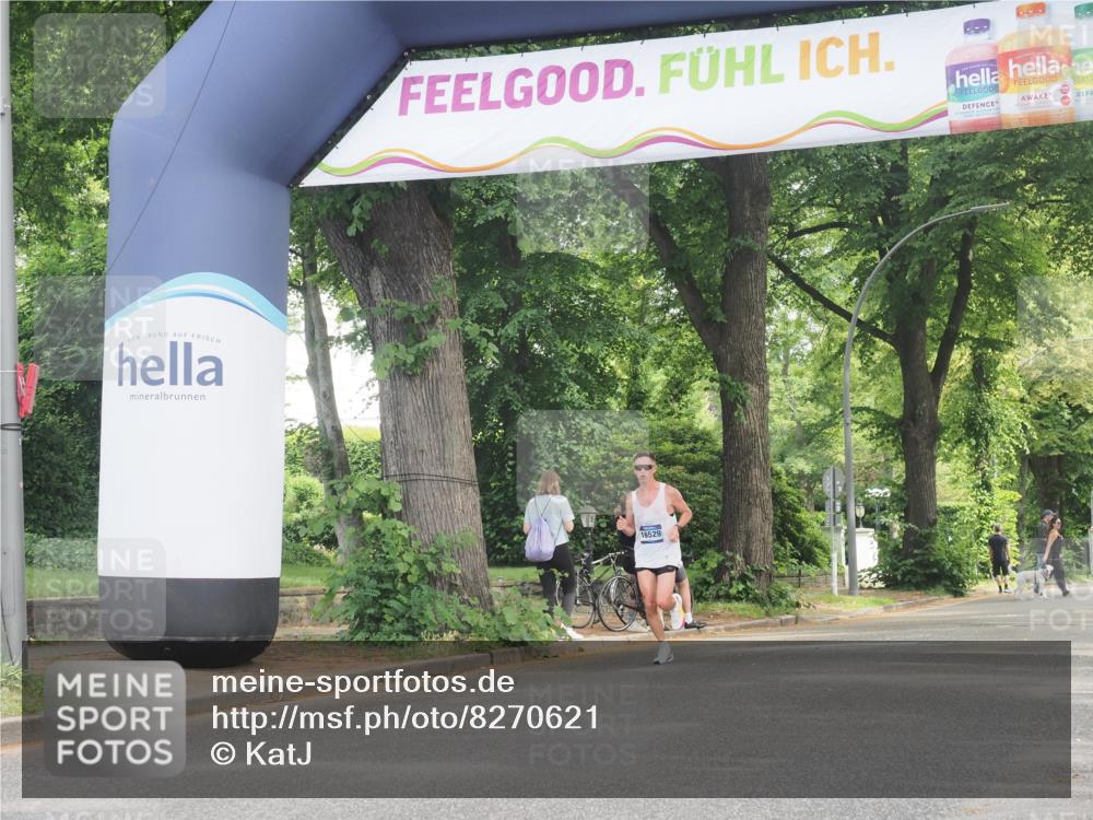 29.06.2025 - hella hamburg halbmarathon KatJ http://msf.ph/oto/8270621 29.06.2025 10:08:06 Zwischen KM18-KM19  meine-sportfotos.de