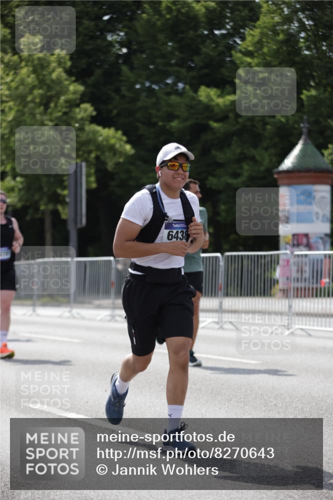 29.06.2025 - hella hamburg halbmarathon Jannik Wohlers http://msf.ph/oto/8270643 29.06.2025 10:01:27 Lombardsbrücke 1184, 1364, 1464, 1653, 1729, 1881, 1940, 2806, 2957, 3039, 4286, 4328, 5602, 5603, 5742, 6327, 6438, 6595, 7189, 8578, 9230, 10177, 10882, 10915, 11771, 11808, 12564, 12734, 12736, 12781, 14026, 14175, 14176, 14471, 16424, 16426, 16540, 16770, 16909, 17017, 17136, 17503, 17670, 17810, 17951, 17952, 18555, 18855, 19159 meine-sportfotos.de