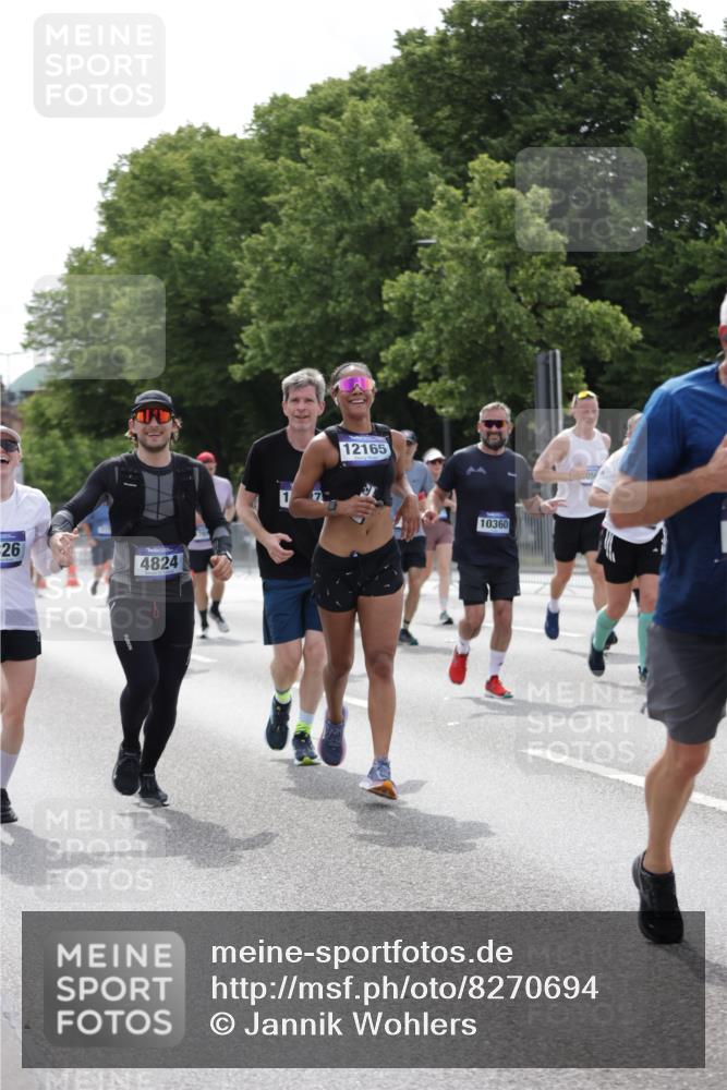 29.06.2025 - hella hamburg halbmarathon Jannik Wohlers http://msf.ph/oto/8270694 29.06.2025 10:33:52 Lombardsbrücke 1672, 2265, 2412, 2464, 2496, 2510, 2511, 2801, 2933, 3145, 3829, 3848, 4824, 4826, 5609, 6105, 6574, 7324, 7329, 8277, 8349, 8965, 10360, 10564, 11432, 11668, 11872, 12165, 12896, 13437, 13485, 13747, 13957, 14047, 14058, 14854, 14855, 14918, 14919, 15793, 15983, 16115, 16578, 16919, 17105, 17230, 17650, 17789, 17953, 18044 meine-sportfotos.de