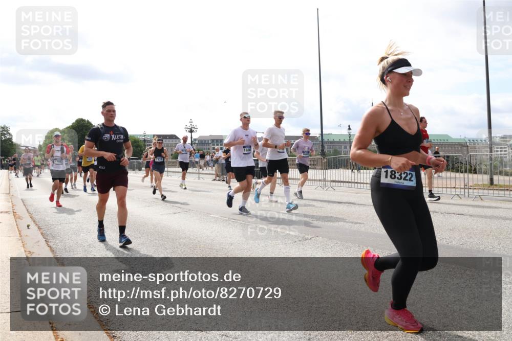 29.06.2025 - hella hamburg halbmarathon Lena Gebhardt http://msf.ph/oto/8270729 29.06.2025 10:19:58 Lombardsbrücke 17853, 7137, 16240, 18322, 1110, 1115, 1145, 1154, 1534, 2064, 2357, 2405, 2441, 2918, 2993, 2995, 3278, 3446, 3678, 4108, 4110, 4170, 4539, 4562, 4570, 4585, 4614, 4737, 4739, 4979, 5035, 5123, 5251, 5397, 5556, 5659, 5811, 5812, 5849, 5878, 6444, 6796, 6797, 6872, 6874, 6939, 7137, 7248, 7249, 7519, 7739, 7744, 7808, 7836, 7917, 8146, 8387, 8427, 8462, 8738, 9196, 9735, 10349, 10540, 10550, 10594, 10622, 10701, 11028, 11036 meine-sportfotos.de