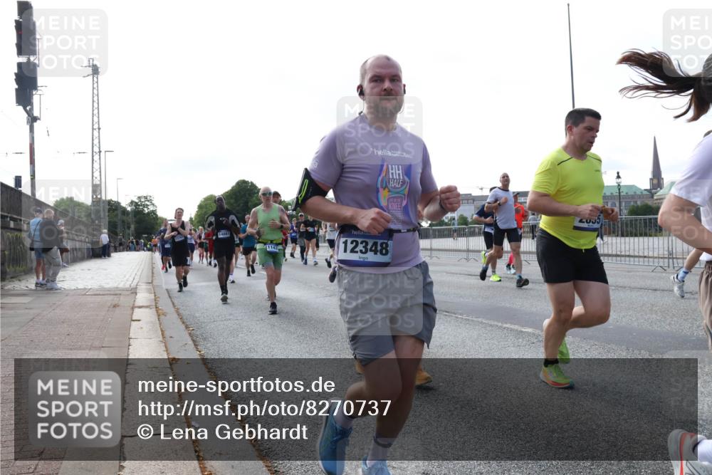 29.06.2025 - hella hamburg halbmarathon Lena Gebhardt http://msf.ph/oto/8270737 29.06.2025 09:57:27 Lombardsbrücke 14881, 1143, 12348, 1030, 1086, 1193, 1327, 1381, 1422, 1442, 1537, 1657, 1783, 2025, 2119, 2252, 2444, 2488, 2595, 2814, 2839, 2855, 2869, 3048, 3093, 3096, 3103, 3575, 3698, 3791, 3999, 4261, 4299, 4379, 4558, 4726, 4770, 4986, 5008, 5013, 5018, 5021, 5024, 5032, 5319, 5633, 5744, 5820, 5907, 6125, 6374, 6720, 6762, 6795, 6942, 7177, 7221, 7259, 7397, 7594, 7742, 7918, 7930, 7932, 7973, 8112, 8313, 8651, 8813, 8930, 9060, 9316, 10191 meine-sportfotos.de