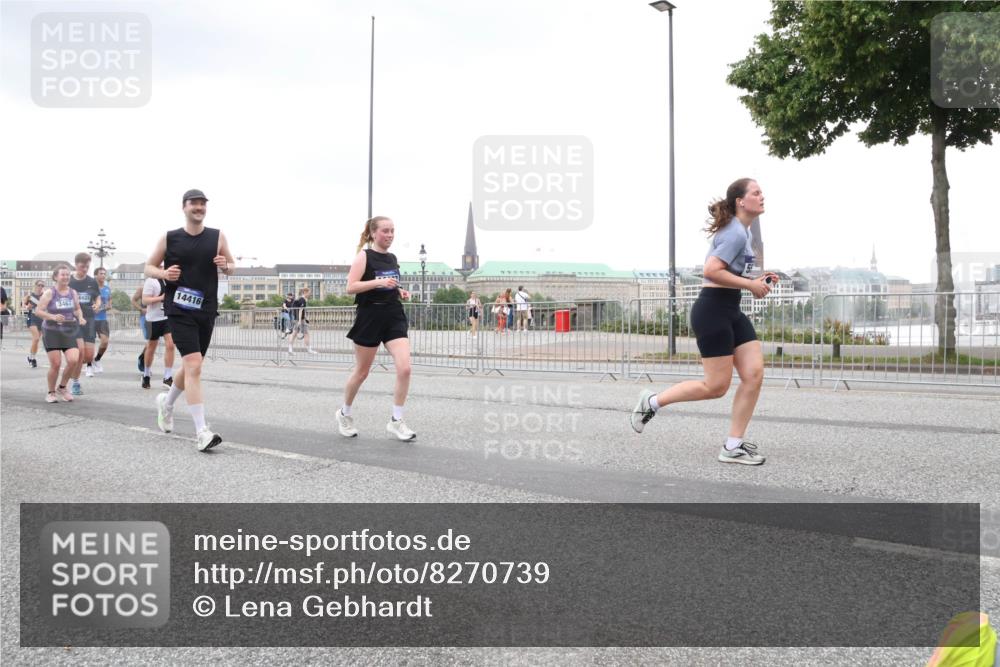 29.06.2025 - hella hamburg halbmarathon Lena Gebhardt http://msf.ph/oto/8270739 29.06.2025 10:54:20 Lombardsbrücke 3467, 662, 14416, 1017, 1263, 1687, 1744, 1762, 1779, 1789, 1822, 1949, 2244, 2372, 2532, 2586, 2600, 2761, 2854, 3079, 3187, 3188, 3249, 3364, 3465, 3467, 3557, 3761, 3795, 3857, 4323, 4685, 4720, 4838, 4971, 5157, 5185, 5216, 5309, 5514, 5804, 5817, 5898, 5933, 5964, 5993, 6023, 6192, 6279, 6468, 6583, 6987, 6988, 7498, 7614, 7670, 7874, 7946, 7986, 8801, 8803, 8867, 8924, 9130, 9138, 9203, 9503, 9572, 10207, 11354, 11390, 11567, 11569, 11785, 12930 meine-sportfotos.de