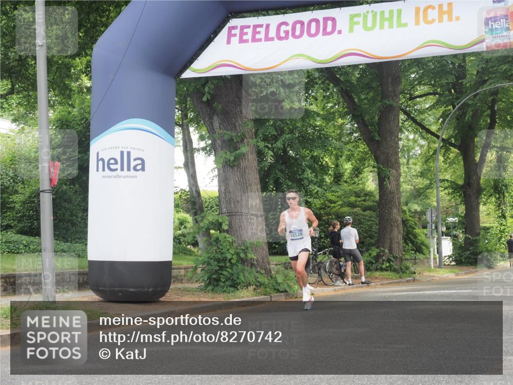 29.06.2025 - hella hamburg halbmarathon KatJ http://msf.ph/oto/8270742 29.06.2025 10:08:07 Zwischen KM18-KM19  meine-sportfotos.de