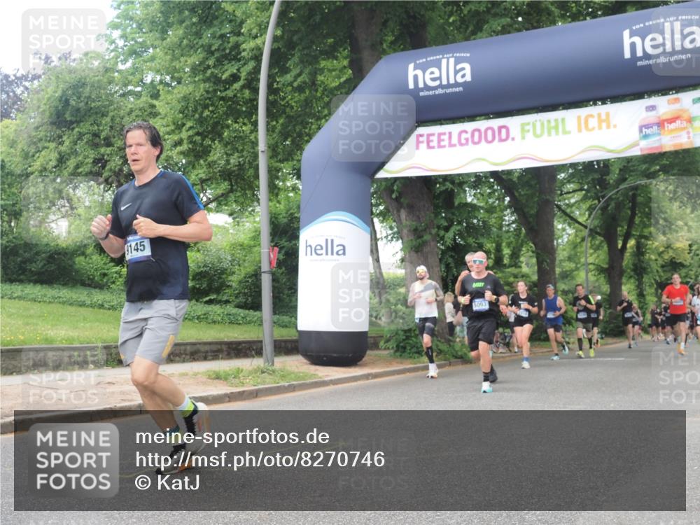 29.06.2025 - hella hamburg halbmarathon KatJ http://msf.ph/oto/8270746 29.06.2025 10:39:44 Zwischen KM18-KM19 5008, 5093, 7383 meine-sportfotos.de