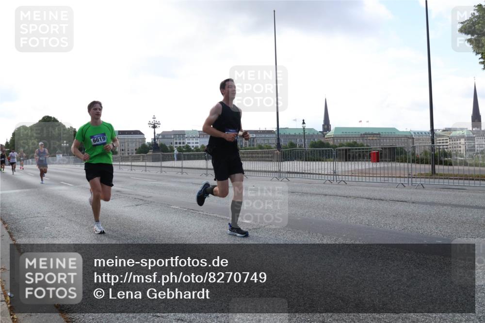 29.06.2025 - hella hamburg halbmarathon Lena Gebhardt http://msf.ph/oto/8270749 29.06.2025 09:44:53 Lombardsbrücke 6619, 1065, 1827, 2021, 2879, 3075, 3201, 3845, 3968, 4678, 5269, 5367, 6619, 7349, 8473, 8731, 10106, 10156, 10486, 10848, 11169, 11877, 12287, 12337, 12369, 12900, 13779, 13838, 13956, 14140, 14164, 15268, 15576, 15583, 15880, 15883, 16118, 16377, 16508, 16713, 16736, 17258, 17354, 17428, 18567, 18699, 19114 meine-sportfotos.de