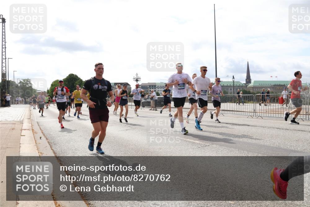 29.06.2025 - hella hamburg halbmarathon Lena Gebhardt http://msf.ph/oto/8270762 29.06.2025 10:19:58 Lombardsbrücke 7137, 16240, 11036, 1110, 1115, 1145, 1154, 1534, 2064, 2357, 2405, 2441, 2918, 2993, 2995, 3278, 3446, 3678, 4108, 4110, 4170, 4539, 4562, 4570, 4585, 4614, 4737, 4739, 4979, 5035, 5123, 5251, 5397, 5556, 5659, 5811, 5812, 5849, 5878, 6444, 6796, 6797, 6872, 6874, 6939, 7137, 7248, 7249, 7519, 7739, 7744, 7808, 7836, 7917, 8146, 8387, 8427, 8462, 8738, 9196, 9735, 10349, 10540, 10550, 10594, 10622, 10701, 11028, 11036 meine-sportfotos.de