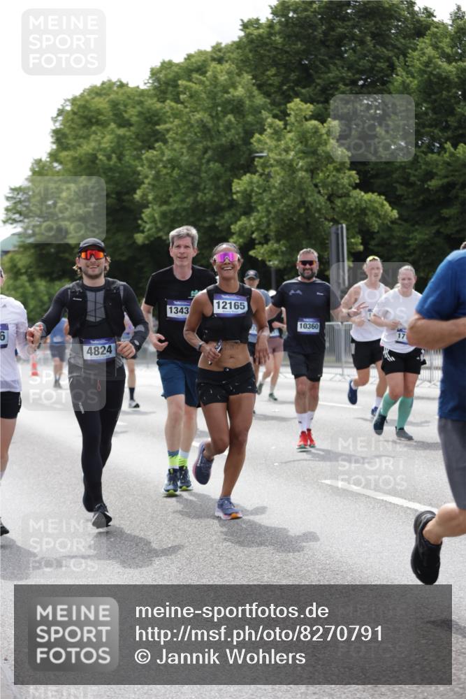 29.06.2025 - hella hamburg halbmarathon Jannik Wohlers http://msf.ph/oto/8270791 29.06.2025 10:33:52 Lombardsbrücke 1672, 2265, 2412, 2464, 2496, 2510, 2511, 2801, 2933, 3145, 3829, 3848, 4824, 4826, 5609, 6105, 6574, 7324, 7329, 8277, 8349, 8965, 10360, 10564, 11432, 11668, 11872, 12165, 12896, 13437, 13485, 13747, 13957, 14047, 14058, 14854, 14855, 14918, 14919, 15793, 15983, 16115, 16578, 16919, 17105, 17230, 17650, 17789, 17953, 18044 meine-sportfotos.de
