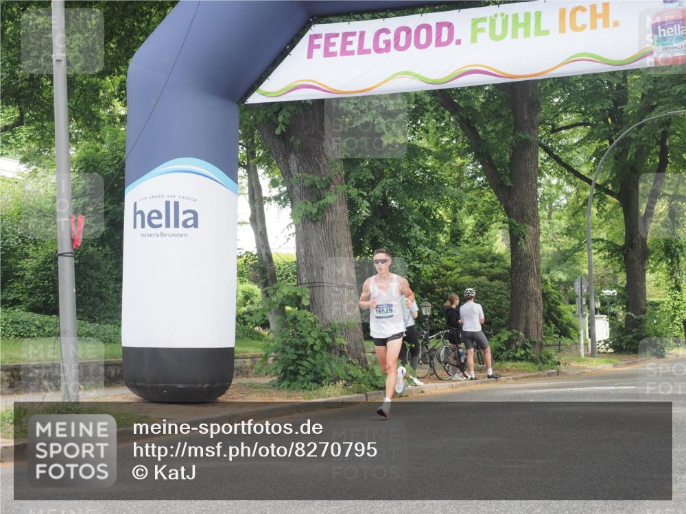29.06.2025 - hella hamburg halbmarathon KatJ http://msf.ph/oto/8270795 29.06.2025 10:08:07 Zwischen KM18-KM19  meine-sportfotos.de