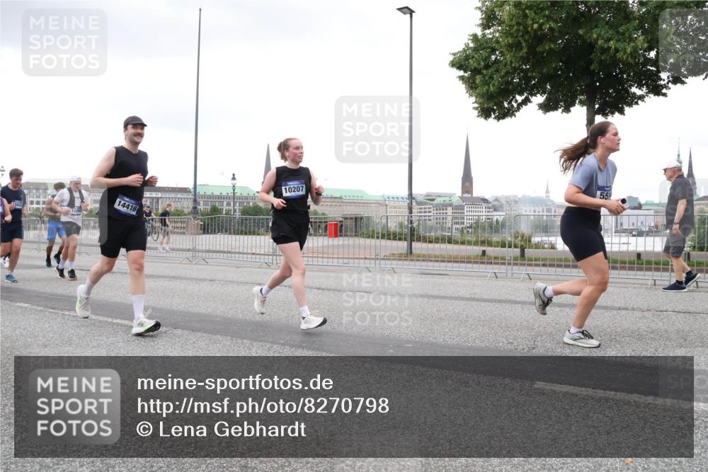29.06.2025 - hella hamburg halbmarathon Lena Gebhardt http://msf.ph/oto/8270798 29.06.2025 10:54:20 Lombardsbrücke 12898, 14416, 10207, 55, 1017, 1263, 1687, 1744, 1762, 1779, 1789, 1822, 1949, 2244, 2372, 2532, 2586, 2600, 2761, 2854, 3079, 3187, 3188, 3249, 3364, 3465, 3467, 3557, 3761, 3795, 3857, 4323, 4685, 4720, 4838, 4971, 5157, 5185, 5216, 5309, 5514, 5804, 5817, 5898, 5933, 5964, 5993, 6023, 6192, 6279, 6468, 6583, 6987, 6988, 7498, 7614, 7670, 7874, 7946, 7986, 8801, 8803, 8867, 8924, 9130, 9138, 9203, 9503, 9572, 10207, 11354, 11390, 11567, 11569, 11785, 12930 meine-sportfotos.de