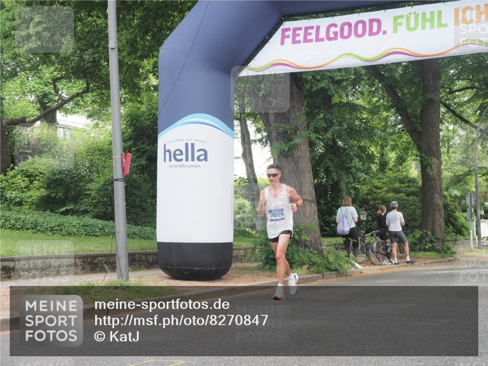 29.06.2025 - hella hamburg halbmarathon KatJ http://msf.ph/oto/8270847 29.06.2025 10:08:07 Zwischen KM18-KM19  meine-sportfotos.de