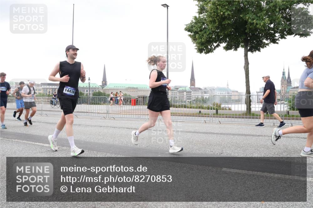 29.06.2025 - hella hamburg halbmarathon Lena Gebhardt http://msf.ph/oto/8270853 29.06.2025 10:54:20 Lombardsbrücke 16628, 14416, 1017, 1263, 1687, 1744, 1762, 1779, 1789, 1822, 1949, 2244, 2372, 2532, 2586, 2600, 2761, 2854, 3079, 3187, 3188, 3249, 3364, 3465, 3467, 3557, 3761, 3795, 3857, 4323, 4685, 4720, 4838, 4971, 5157, 5185, 5216, 5309, 5514, 5804, 5817, 5898, 5933, 5964, 5993, 6023, 6192, 6279, 6468, 6583, 6987, 6988, 7498, 7614, 7670, 7874, 7946, 7986, 8801, 8803, 8867, 8924, 9130, 9138, 9203, 9503, 9572, 10207, 11354, 11390, 11567, 11569, 11785, 12930 meine-sportfotos.de