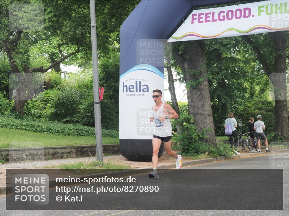 29.06.2025 - hella hamburg halbmarathon KatJ http://msf.ph/oto/8270890 29.06.2025 10:08:08 Zwischen KM18-KM19  meine-sportfotos.de