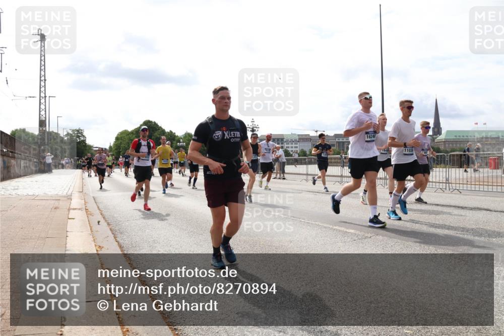 29.06.2025 - hella hamburg halbmarathon Lena Gebhardt http://msf.ph/oto/8270894 29.06.2025 10:19:59 Lombardsbrücke 853, 137, 4539, 16240, 164, 11036, 1110, 1115, 1145, 1154, 1534, 2064, 2357, 2405, 2441, 2918, 2995, 3278, 3446, 3678, 3842, 4108, 4110, 4170, 4539, 4562, 4570, 4585, 4614, 4737, 4739, 4979, 5035, 5123, 5251, 5397, 5556, 5659, 5811, 5812, 5849, 5878, 6444, 6796, 6797, 6872, 6874, 7137, 7248, 7249, 7519, 7739, 7744, 7808, 7836, 7917, 8146, 8387, 8427, 8462, 8738, 9196, 9735, 10349, 10540, 10550, 10594, 10595, 10622, 10701, 11028, 11036 meine-sportfotos.de