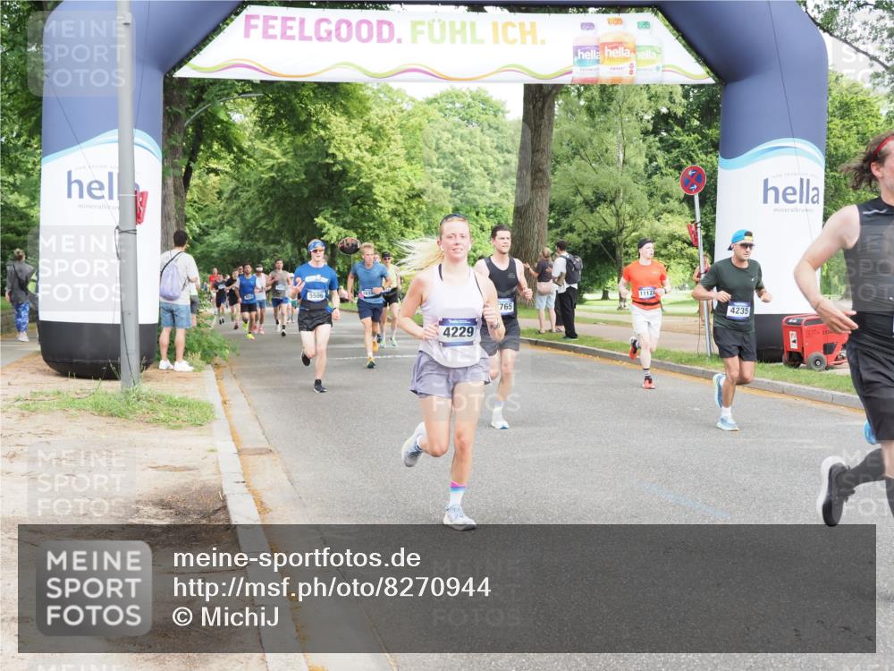 29.06.2025 - hella hamburg halbmarathon MichiJ http://msf.ph/oto/8270944 29.06.2025 10:31:15 Zwischen KM18-KM19 1353, 2653, 3116, 3697, 4229, 4235, 7448, 7635, 7734, 7765, 9364, 10216, 11907, 12327, 15233, 16626, 17733, 17864, 17911, 18274, 18449, 18632, 18659, 18920, 18987, 19090 meine-sportfotos.de
