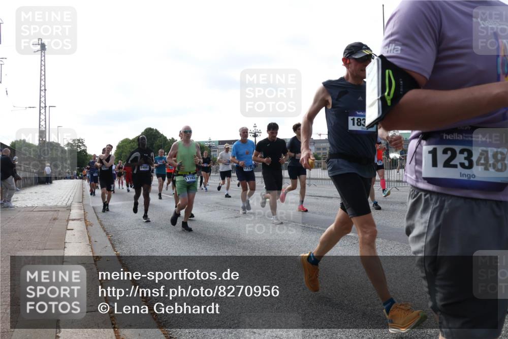 29.06.2025 - hella hamburg halbmarathon Lena Gebhardt http://msf.ph/oto/8270956 29.06.2025 09:57:28 Lombardsbrücke 14881, 11143, 17173, 183, 12348, 1030, 1086, 1094, 1193, 1327, 1381, 1422, 1442, 1537, 1657, 1783, 2025, 2119, 2252, 2444, 2488, 2595, 2814, 2839, 2855, 2869, 3048, 3093, 3096, 3103, 3575, 3698, 3791, 3999, 4261, 4299, 4379, 4558, 4726, 4770, 4986, 5008, 5013, 5018, 5021, 5024, 5032, 5319, 5633, 5744, 5820, 5907, 6125, 6374, 6720, 6762, 6795, 6942, 7134, 7177, 7221, 7259, 7397, 7594, 7742, 7918, 7930, 7932, 7973, 8313, 8651, 8930, 9060, 9316, 10191 meine-sportfotos.de