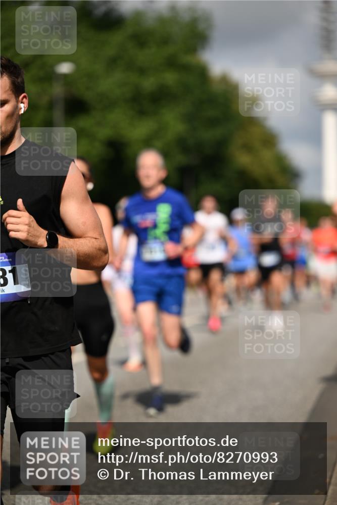 29.06.2025 - hella hamburg halbmarathon Dr. Thomas Lammeyer http://msf.ph/oto/8270993 29.06.2025 09:52:40 Kennedybrücke 1600, 1603, 2044, 2707, 2745, 2797, 2849, 2980, 3014, 5050, 5124, 6037, 6047, 6771, 7109, 7310, 7482, 7981, 9640, 9686, 10369, 10451, 10877, 11106, 11177, 11423 meine-sportfotos.de