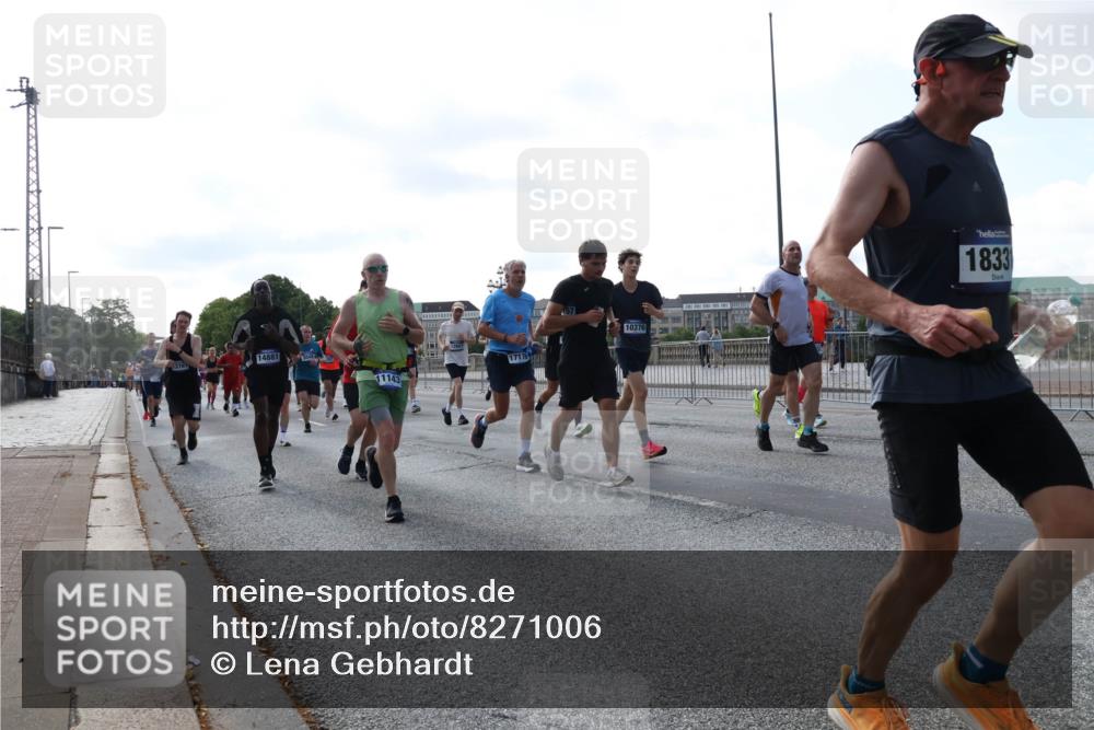 29.06.2025 - hella hamburg halbmarathon Lena Gebhardt http://msf.ph/oto/8271006 29.06.2025 09:57:28 Lombardsbrücke 14881, 13761, 17173, 11143, 10376, 1833, 1030, 1086, 1094, 1193, 1327, 1381, 1422, 1442, 1537, 1657, 1783, 2025, 2119, 2252, 2444, 2488, 2595, 2814, 2839, 2855, 2869, 3048, 3093, 3096, 3103, 3575, 3698, 3791, 3999, 4261, 4299, 4379, 4558, 4726, 4770, 4986, 5008, 5013, 5018, 5021, 5024, 5032, 5319, 5633, 5744, 5820, 5907, 6125, 6374, 6720, 6762, 6795, 6942, 7134, 7177, 7221, 7259, 7397, 7594, 7742, 7918, 7930, 7932, 7973, 8313, 8651, 8930, 9060, 9316, 10191 meine-sportfotos.de
