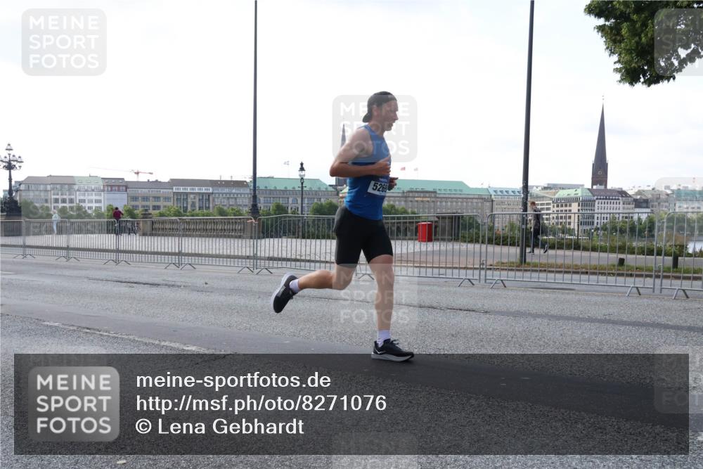 29.06.2025 - hella hamburg halbmarathon Lena Gebhardt http://msf.ph/oto/8271076 29.06.2025 09:44:56 Lombardsbrücke 5269, 1065, 1827, 2021, 2746, 3075, 3201, 3845, 3968, 4678, 5269, 5367, 6619, 6781, 7349, 8473, 8731, 10156, 10486, 10848, 11169, 11877, 12287, 12337, 12369, 12595, 12900, 13779, 13838, 13956, 14140, 14164, 15268, 15576, 15583, 15880, 15883, 16377, 16508, 16713, 16736, 16818, 17354, 17428, 18567, 18699, 19114 meine-sportfotos.de
