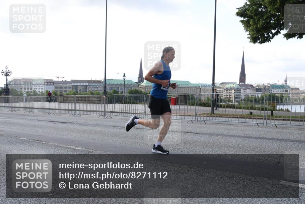 29.06.2025 - hella hamburg halbmarathon Lena Gebhardt http://msf.ph/oto/8271112 29.06.2025 09:44:56 Lombardsbrücke 1065, 1827, 2021, 2746, 3075, 3201, 3845, 3968, 4678, 5269, 5367, 6619, 6781, 7349, 8473, 8731, 10156, 10486, 10848, 11169, 11877, 12287, 12337, 12369, 12595, 12900, 13779, 13838, 13956, 14140, 14164, 15268, 15576, 15583, 15880, 15883, 16377, 16508, 16713, 16736, 16818, 17354, 17428, 18567, 18699, 19114 meine-sportfotos.de