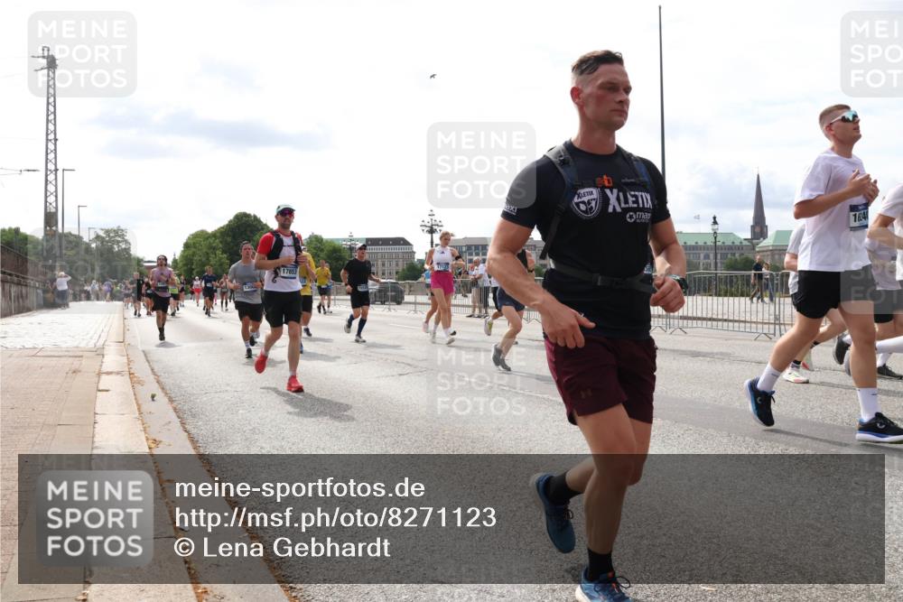29.06.2025 - hella hamburg halbmarathon Lena Gebhardt http://msf.ph/oto/8271123 29.06.2025 10:20:00 Lombardsbrücke 1300, 17853, 1624, 1110, 1115, 1145, 1154, 1534, 2064, 2357, 2405, 2441, 2918, 3278, 3434, 3446, 3678, 3842, 4108, 4110, 4170, 4539, 4562, 4570, 4585, 4614, 4737, 4739, 4979, 5035, 5123, 5251, 5397, 5556, 5659, 5811, 5812, 5849, 5878, 6444, 6796, 6797, 6872, 6874, 7101, 7137, 7248, 7249, 7519, 7739, 7744, 7808, 7836, 7917, 8146, 8387, 8427, 8462, 8738, 9136, 9196, 9735, 10349, 10414, 10540, 10550, 10594, 10595, 10622, 10701, 10754, 11028, 11036 meine-sportfotos.de