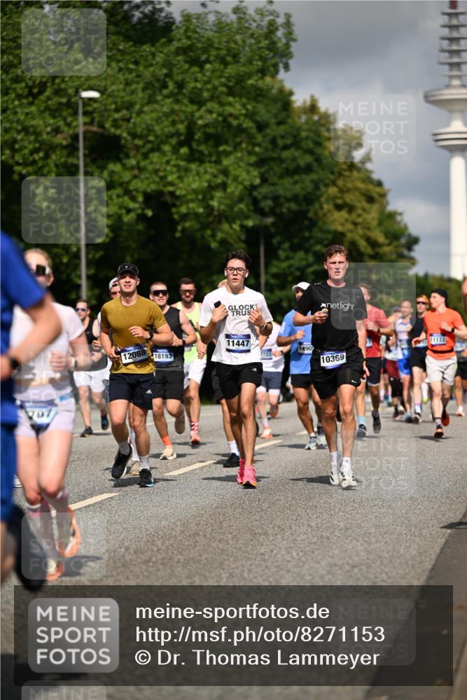 29.06.2025 - hella hamburg halbmarathon Dr. Thomas Lammeyer http://msf.ph/oto/8271153 29.06.2025 09:52:42 Kennedybrücke 1600, 1603, 2044, 2707, 2745, 2797, 2849, 2980, 3014, 5050, 5124, 6037, 6047, 6771, 7109, 7981, 8358, 9640, 9686, 10369, 11106, 11177, 11423 meine-sportfotos.de