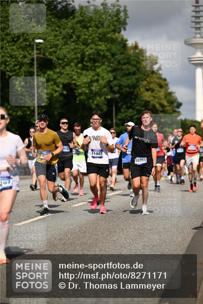 29.06.2025 - hella hamburg halbmarathon Dr. Thomas Lammeyer http://msf.ph/oto/8271171 29.06.2025 09:52:42 Kennedybrücke 1600, 1603, 2044, 2707, 2745, 2797, 2849, 2980, 3014, 5050, 5124, 6037, 6047, 6771, 7109, 7981, 8358, 9640, 9686, 10369, 11106, 11177, 11423 meine-sportfotos.de