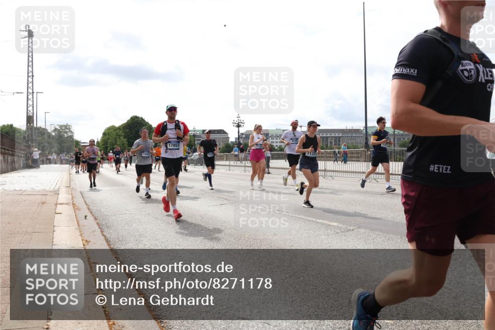 29.06.2025 - hella hamburg halbmarathon Lena Gebhardt http://msf.ph/oto/8271178 29.06.2025 10:20:00 Lombardsbrücke 4539, 539, 17853, 1110, 1115, 1145, 1154, 1534, 2064, 2357, 2405, 2441, 2918, 3278, 3434, 3446, 3678, 3842, 4108, 4110, 4170, 4539, 4562, 4570, 4585, 4614, 4737, 4739, 4979, 5035, 5123, 5251, 5397, 5556, 5659, 5811, 5812, 5849, 5878, 6444, 6796, 6797, 6872, 6874, 7101, 7137, 7248, 7249, 7519, 7739, 7744, 7808, 7836, 7917, 8146, 8387, 8427, 8462, 8738, 9136, 9196, 9735, 10349, 10414, 10540, 10550, 10594, 10595, 10622, 10701, 10754, 11028, 11036 meine-sportfotos.de