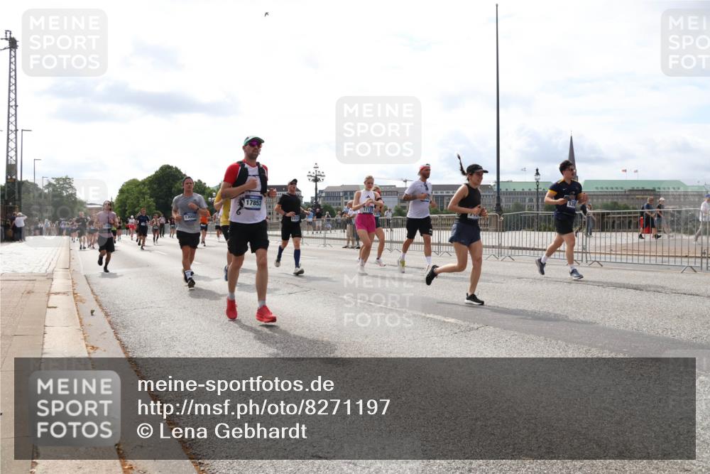 29.06.2025 - hella hamburg halbmarathon Lena Gebhardt http://msf.ph/oto/8271197 29.06.2025 10:20:00 Lombardsbrücke 17853, 1110, 1115, 1145, 1154, 1534, 2064, 2357, 2405, 2441, 2918, 3278, 3434, 3446, 3678, 3842, 4108, 4110, 4170, 4539, 4562, 4570, 4585, 4614, 4737, 4739, 4979, 5035, 5123, 5251, 5397, 5556, 5659, 5811, 5812, 5849, 5878, 6444, 6796, 6797, 6872, 6874, 7101, 7137, 7248, 7249, 7519, 7739, 7744, 7808, 7836, 7917, 8146, 8387, 8427, 8462, 8738, 9136, 9196, 9735, 10349, 10414, 10540, 10550, 10594, 10595, 10622, 10701, 10754, 11028, 11036 meine-sportfotos.de