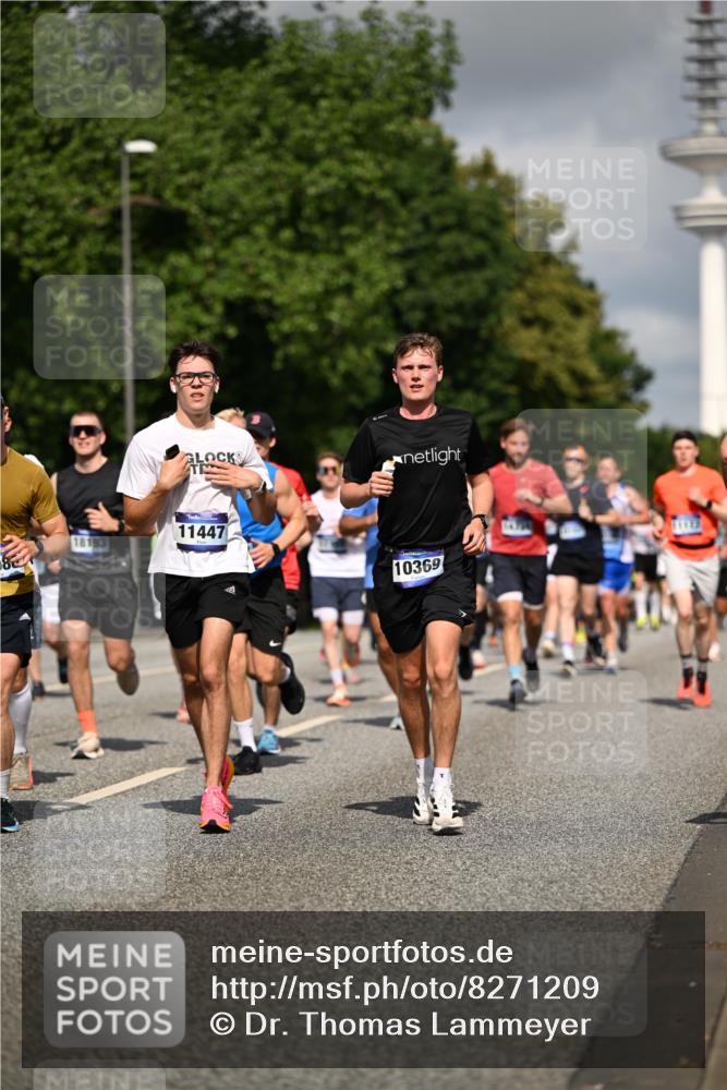 29.06.2025 - hella hamburg halbmarathon Dr. Thomas Lammeyer http://msf.ph/oto/8271209 29.06.2025 09:52:43 Kennedybrücke 1600, 1603, 2044, 2707, 2745, 2797, 2849, 2980, 3014, 4766, 5050, 5124, 6037, 6047, 6771, 7035, 7109, 7981, 8358, 9640, 9686, 10369, 11177, 11423 meine-sportfotos.de
