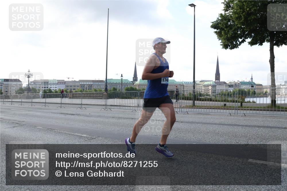 29.06.2025 - hella hamburg halbmarathon Lena Gebhardt http://msf.ph/oto/8271255 29.06.2025 09:44:58 Lombardsbrücke 1748, 1065, 1827, 2021, 2746, 3075, 3201, 3845, 3968, 4678, 5269, 5367, 6619, 6781, 7349, 8473, 8731, 10156, 10486, 10848, 11169, 12287, 12337, 12369, 12595, 12900, 13779, 13838, 13956, 14140, 14164, 14289, 15268, 15576, 15583, 15880, 15883, 16377, 16508, 16713, 16736, 16818, 17354, 17428, 18567, 18699, 19114 meine-sportfotos.de