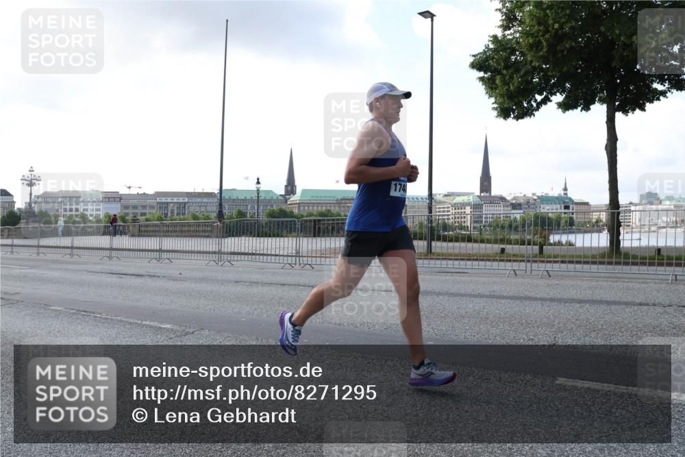 29.06.2025 - hella hamburg halbmarathon Lena Gebhardt http://msf.ph/oto/8271295 29.06.2025 09:44:58 Lombardsbrücke 174, 1065, 1827, 2021, 2746, 3075, 3201, 3845, 3968, 4678, 5269, 5367, 6619, 6781, 7349, 8473, 8731, 10156, 10486, 10848, 11169, 12287, 12337, 12369, 12595, 12900, 13779, 13838, 13956, 14140, 14164, 14289, 15268, 15576, 15583, 15880, 15883, 16377, 16508, 16713, 16736, 16818, 17354, 17428, 18567, 18699, 19114 meine-sportfotos.de