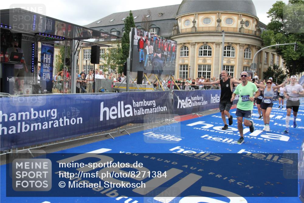 29.06.2025 - hella hamburg halbmarathon Michael Strokosch http://msf.ph/oto/8271384 29.06.2025 10:53:17 Ziel 2074, 2111, 7312, 7383, 8273, 8361, 9142, 12875, 15179, 16929, 16986 meine-sportfotos.de