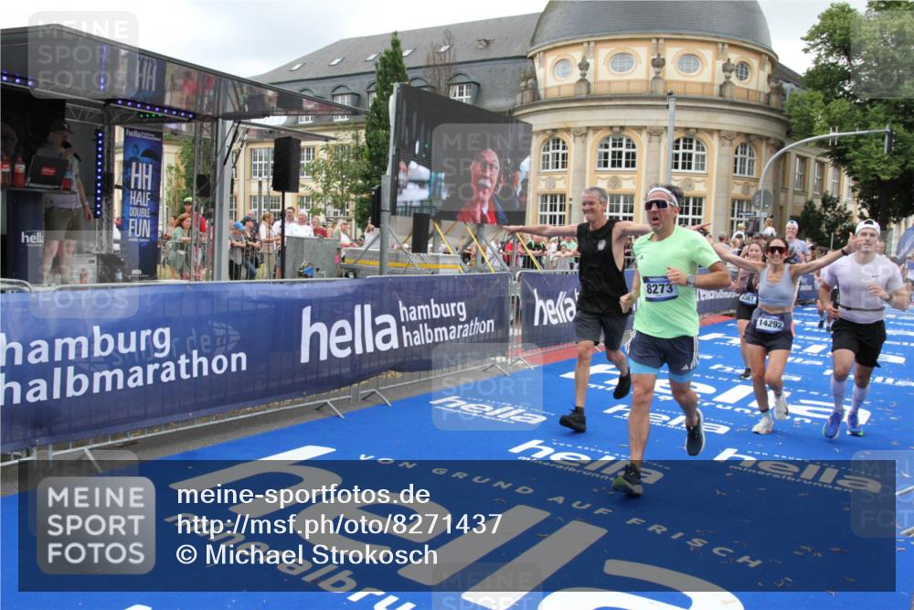 29.06.2025 - hella hamburg halbmarathon Michael Strokosch http://msf.ph/oto/8271437 29.06.2025 10:53:18 Ziel 2074, 2111, 7312, 7383, 8273, 8361, 9142, 12875, 15179, 15681, 16929, 16986, 18901 meine-sportfotos.de