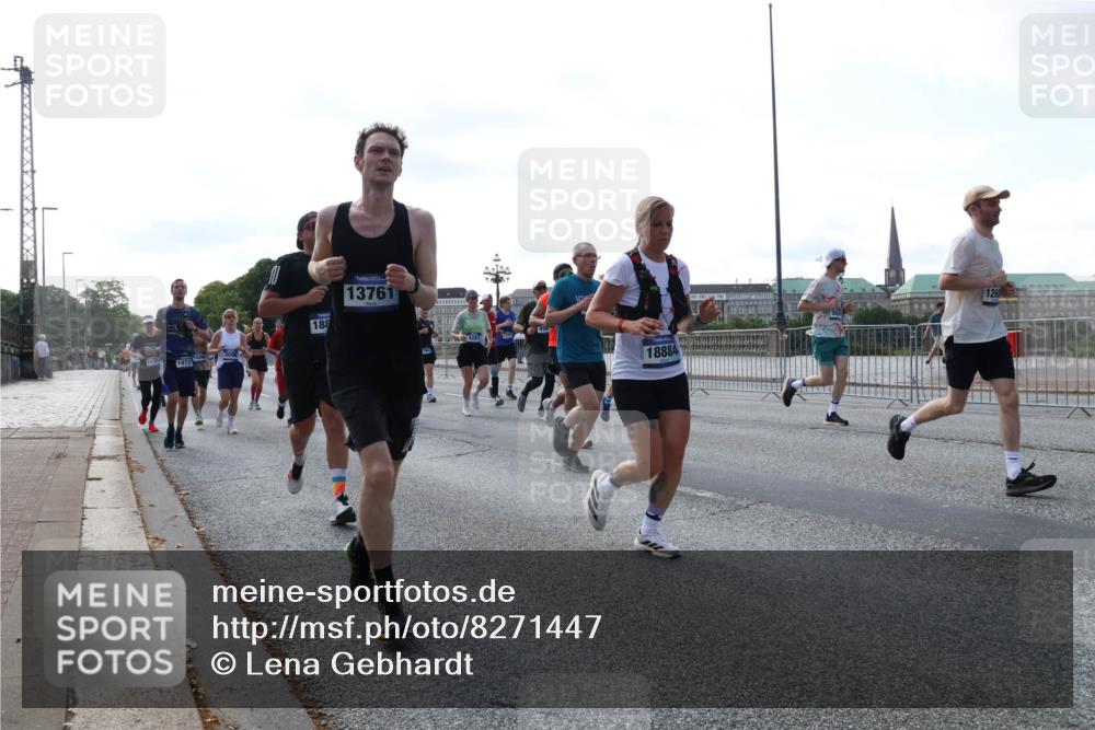 29.06.2025 - hella hamburg halbmarathon Lena Gebhardt http://msf.ph/oto/8271447 29.06.2025 09:57:31 Lombardsbrücke 1839, 1473, 8396, 188, 13761, 18884, 1030, 1086, 1094, 1193, 1327, 1381, 1422, 1442, 1537, 1563, 1657, 2025, 2119, 2252, 2444, 2488, 2595, 2814, 2839, 2855, 2869, 2946, 3048, 3093, 3096, 3103, 3698, 3999, 4261, 4299, 4379, 4558, 4726, 4986, 5013, 5018, 5021, 5024, 5032, 5319, 5633, 5744, 5820, 5907, 6125, 6374, 6585, 6720, 6762, 6795, 6942, 7134, 7177, 7221, 7259, 7397, 7594, 7742, 7918, 7930, 7932, 7973, 8313, 8651, 8930, 9060, 9316, 10191 meine-sportfotos.de