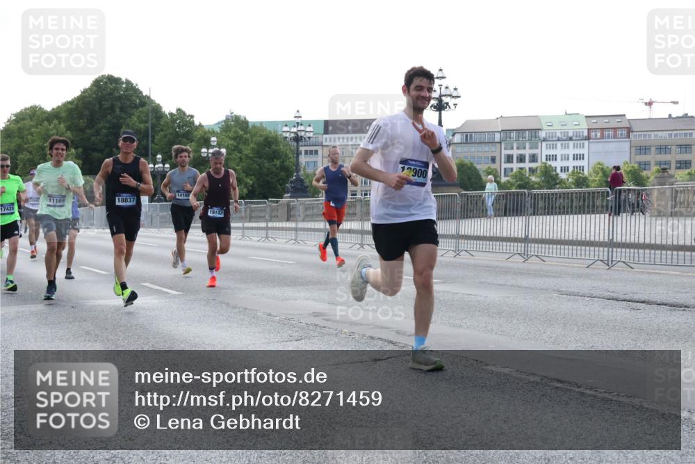 29.06.2025 - hella hamburg halbmarathon Lena Gebhardt http://msf.ph/oto/8271459 29.06.2025 09:45:00 Lombardsbrücke 14140, 12595, 11169, 18837, 17428, 19142, 12900, 1065, 1758, 1827, 2021, 2746, 3201, 3845, 3968, 4678, 5269, 5367, 6619, 6781, 7349, 8473, 8731, 9381, 10156, 10486, 10848, 11169, 12049, 12287, 12337, 12369, 12595, 12900, 13779, 13838, 13956, 14140, 14164, 14289, 15268, 15576, 15583, 15672, 15880, 15883, 16157, 16377, 16508, 16713, 16736, 16818, 17354, 17428, 18567, 18699, 19114 meine-sportfotos.de