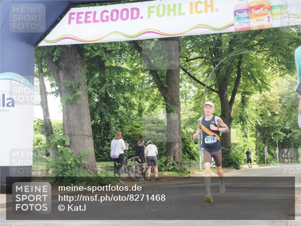 29.06.2025 - hella hamburg halbmarathon KatJ http://msf.ph/oto/8271468 29.06.2025 10:08:22 Zwischen KM18-KM19 4116 meine-sportfotos.de