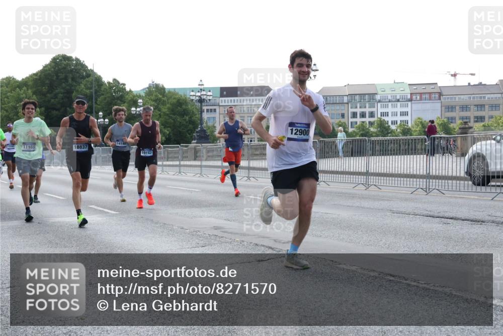 29.06.2025 - hella hamburg halbmarathon Lena Gebhardt http://msf.ph/oto/8271570 29.06.2025 09:45:00 Lombardsbrücke 14140, 12595, 11169, 18837, 19142, 12900, 1065, 1758, 1827, 2021, 2746, 3201, 3845, 3968, 4678, 5269, 5367, 6619, 6781, 7349, 8473, 8731, 9381, 10156, 10486, 10848, 11169, 12049, 12287, 12337, 12369, 12595, 12900, 13779, 13838, 13956, 14140, 14164, 14289, 15268, 15576, 15583, 15672, 15880, 15883, 16157, 16377, 16508, 16713, 16736, 16818, 17354, 17428, 18567, 18699, 19114 meine-sportfotos.de