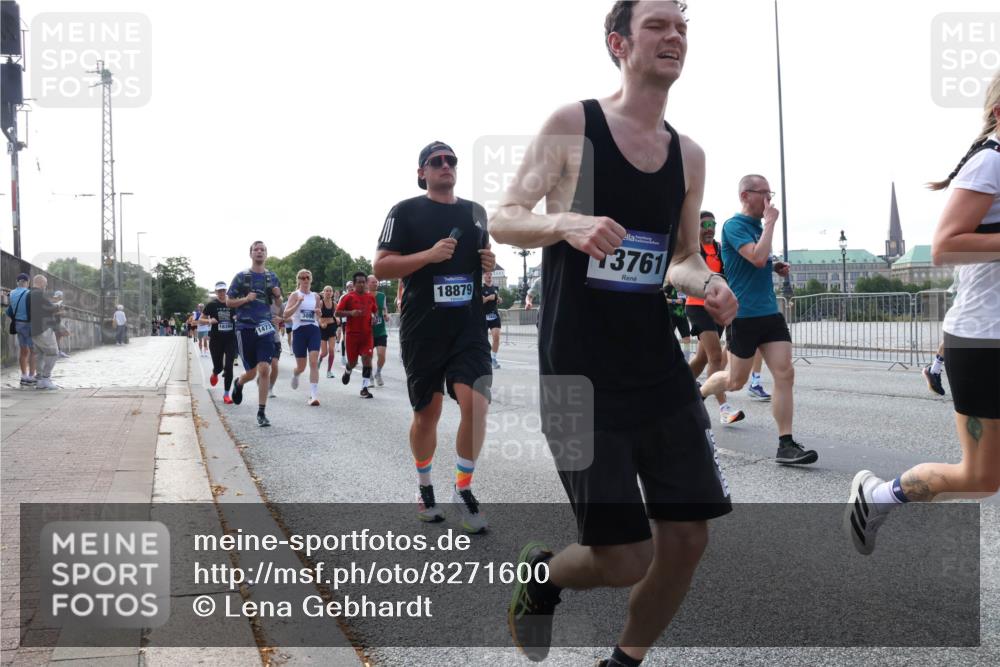 29.06.2025 - hella hamburg halbmarathon Lena Gebhardt http://msf.ph/oto/8271600 29.06.2025 09:57:31 Lombardsbrücke 1473, 18879, 3761, 1030, 1086, 1094, 1193, 1327, 1381, 1422, 1442, 1537, 1563, 1657, 2025, 2119, 2252, 2444, 2488, 2595, 2814, 2839, 2855, 2869, 2946, 3048, 3093, 3096, 3103, 3698, 3999, 4261, 4299, 4379, 4558, 4726, 4986, 5013, 5018, 5021, 5024, 5032, 5319, 5633, 5744, 5820, 5907, 6125, 6374, 6585, 6720, 6762, 6795, 6942, 7134, 7177, 7221, 7259, 7397, 7594, 7742, 7918, 7930, 7932, 7973, 8313, 8651, 8930, 9060, 9316, 10191 meine-sportfotos.de