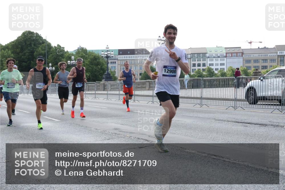 29.06.2025 - hella hamburg halbmarathon Lena Gebhardt http://msf.ph/oto/8271709 29.06.2025 09:45:00 Lombardsbrücke 14140, 11169, 18837, 19142, 12900, 1065, 1758, 1827, 2021, 2746, 3201, 3845, 3968, 4678, 5269, 5367, 6619, 6781, 7349, 8473, 8731, 9381, 10156, 10486, 10848, 11169, 12049, 12287, 12337, 12369, 12595, 12900, 13779, 13838, 13956, 14140, 14164, 14289, 15268, 15576, 15583, 15672, 15880, 15883, 16157, 16377, 16508, 16713, 16736, 16818, 17354, 17428, 18567, 18699, 19114 meine-sportfotos.de