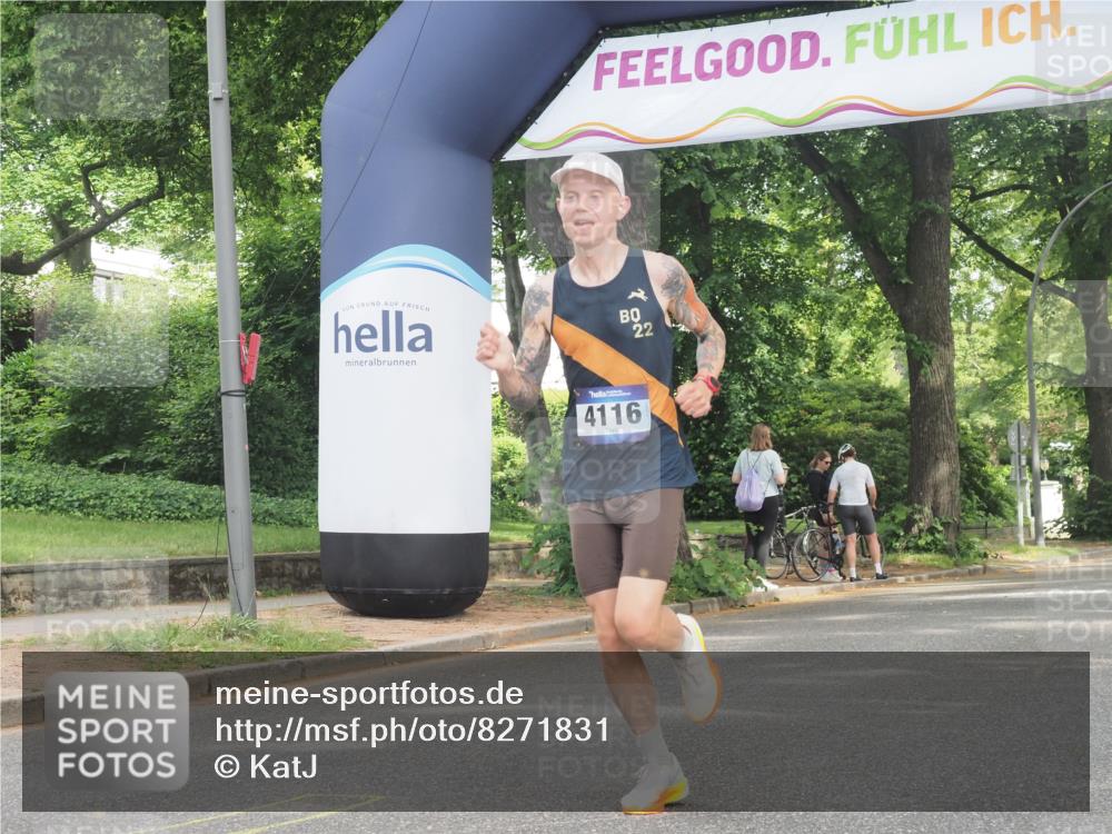 29.06.2025 - hella hamburg halbmarathon KatJ http://msf.ph/oto/8271831 29.06.2025 10:08:23 Zwischen KM18-KM19 4116 meine-sportfotos.de