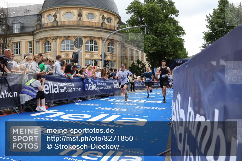 29.06.2025 - hella hamburg halbmarathon Strokosch-Dieckow http://msf.ph/oto/8271850 29.06.2025 10:46:54 Ziel 1139, 1689, 4091, 4377, 10122, 13728, 13940, 14385, 14415, 14449, 14594, 14783, 15825, 16081, 17172, 17492, 17669, 17892, 17979, 19105 meine-sportfotos.de