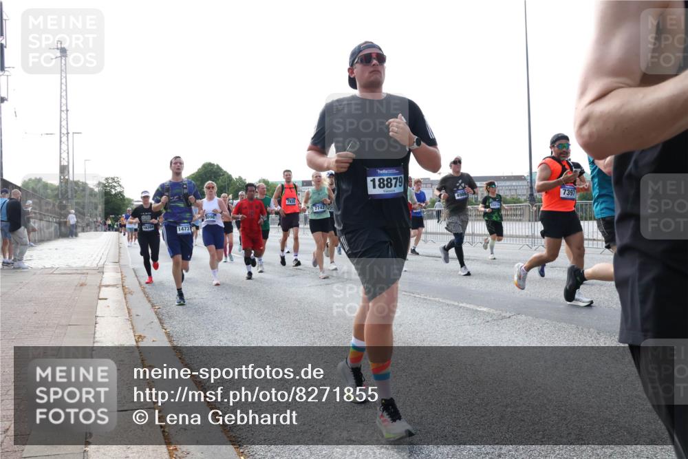 29.06.2025 - hella hamburg halbmarathon Lena Gebhardt http://msf.ph/oto/8271855 29.06.2025 09:57:32 Lombardsbrücke 58394, 1473, 7930, 77422, 18879, 10215, 7397, 1030, 1086, 1094, 1193, 1327, 1422, 1442, 1537, 1563, 1657, 2025, 2119, 2252, 2444, 2488, 2595, 2814, 2839, 2855, 2869, 2946, 3048, 3093, 3096, 3103, 3698, 3999, 4261, 4299, 4379, 4558, 4726, 4986, 5013, 5018, 5021, 5024, 5032, 5305, 5633, 5744, 5820, 5907, 6125, 6374, 6585, 6720, 6762, 6795, 6942, 7134, 7177, 7221, 7259, 7397, 7594, 7742, 7918, 7930, 7932, 7973, 8313, 8651, 8930, 9060, 9316, 10191 meine-sportfotos.de