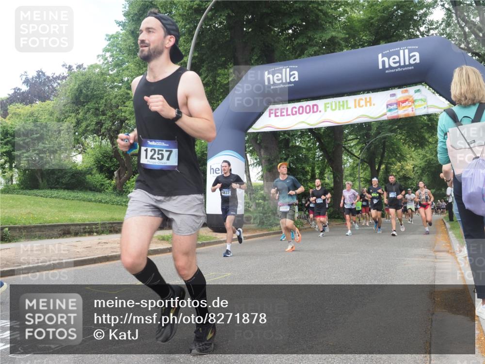 29.06.2025 - hella hamburg halbmarathon KatJ http://msf.ph/oto/8271878 29.06.2025 10:39:53 Zwischen KM18-KM19 1257, 1657, 2111, 2540, 2595, 2814, 4837, 5020, 6164, 6198, 7475 meine-sportfotos.de